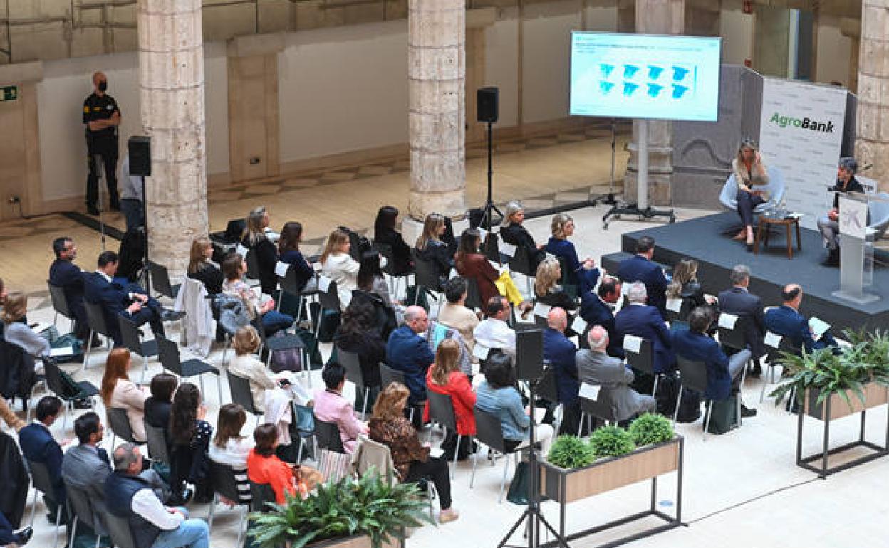 Jornada en la que se presentó el informe en la Casa del Cordón de Burgos. 
