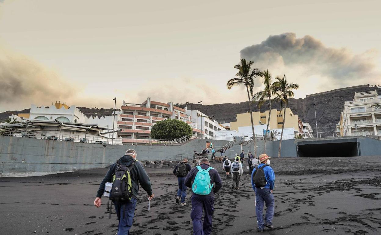 Puerto Naos, el pasado mes de noviembre en plena erupción del volcán.