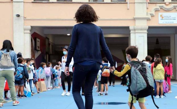 Las familias exigen la retirada de la jornada reducida en los colegios en junio y septiembre