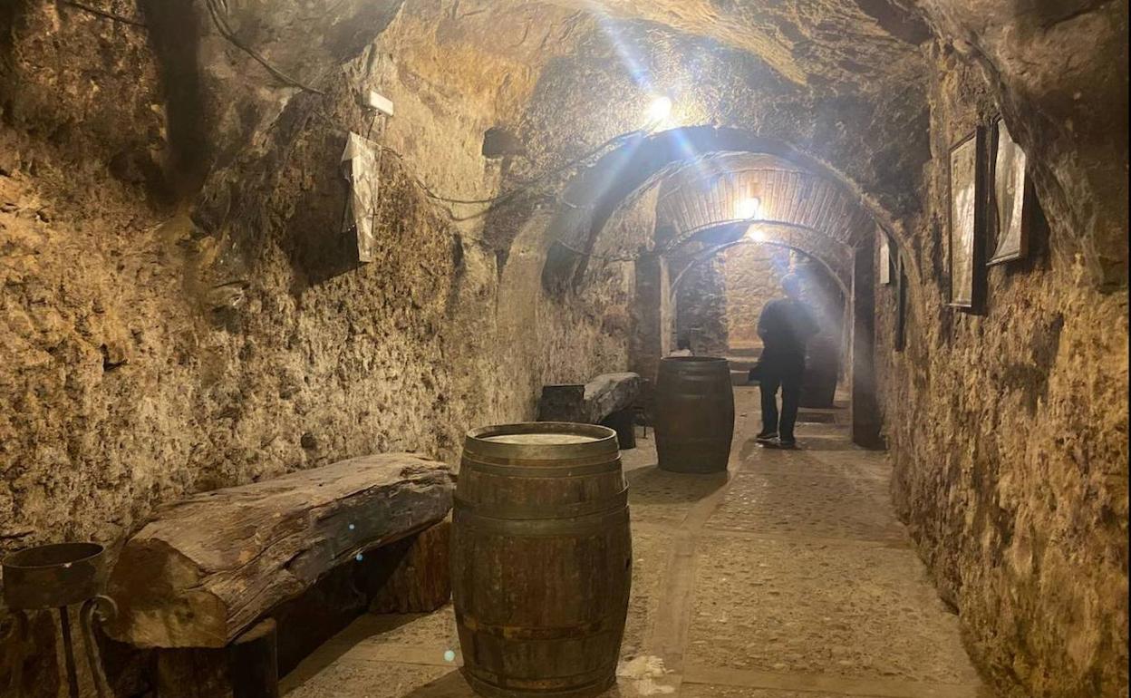 Bodega subterránea de la peña Tierra Aranda en Aranda de Duero.