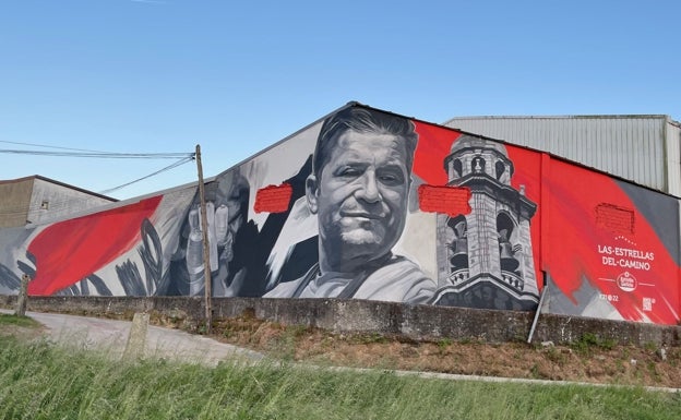 El mural que homenajea a Enrique Ocampo, que se dedica a la construcción y reparación de campanas, en Caldas de Reis (Pontevedra). 