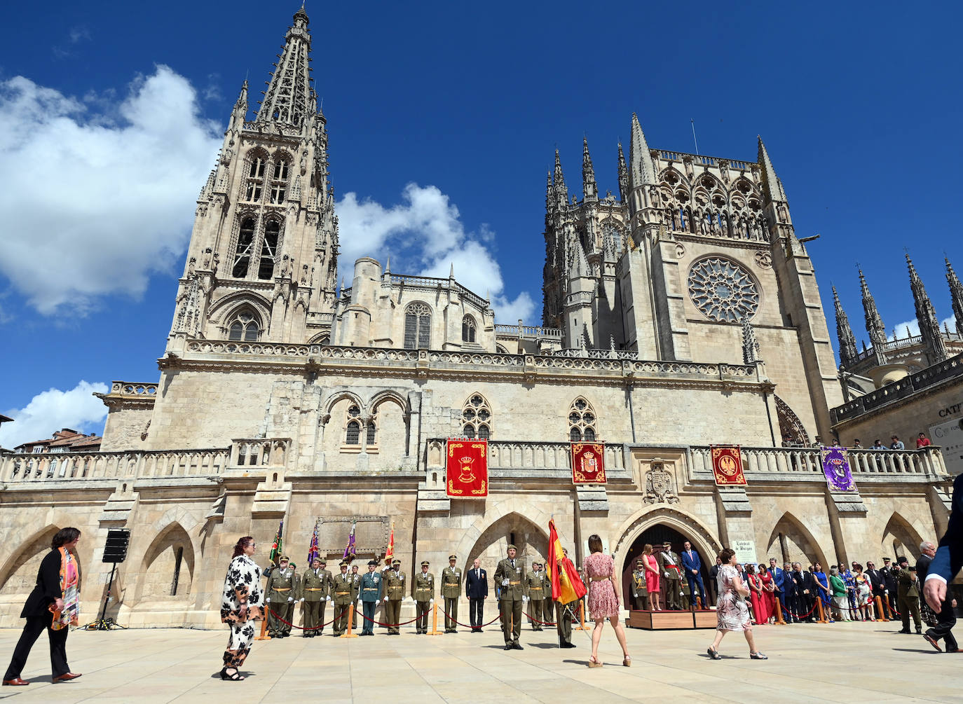 La Catedral de Burgos apadrina el acto de la jura civil de bandera y el homenaje a los caídos del ejército