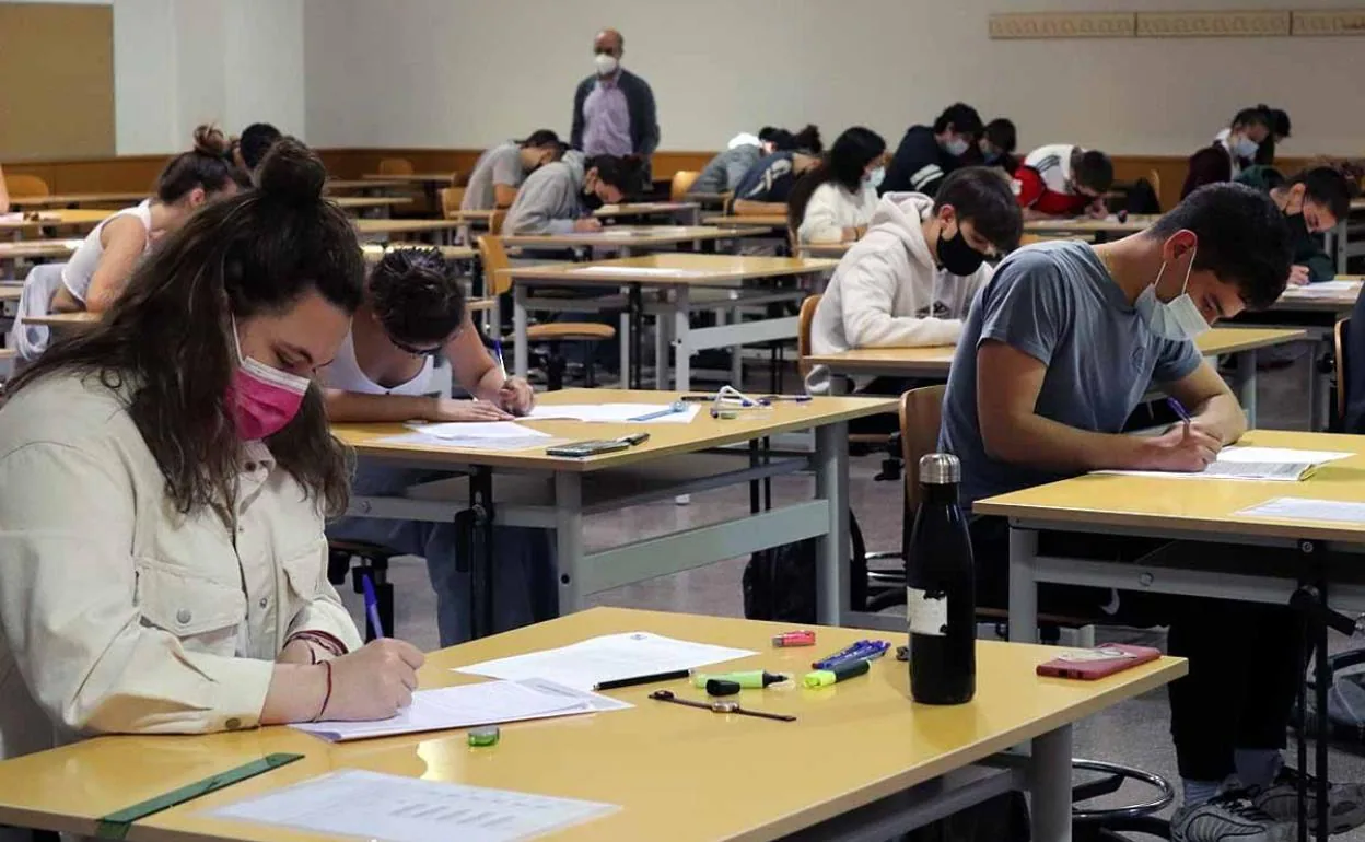 Se recomendará el uso de mascarilla a los alumnos de Bla provincia de Burgos que se presenten a la EBAU.