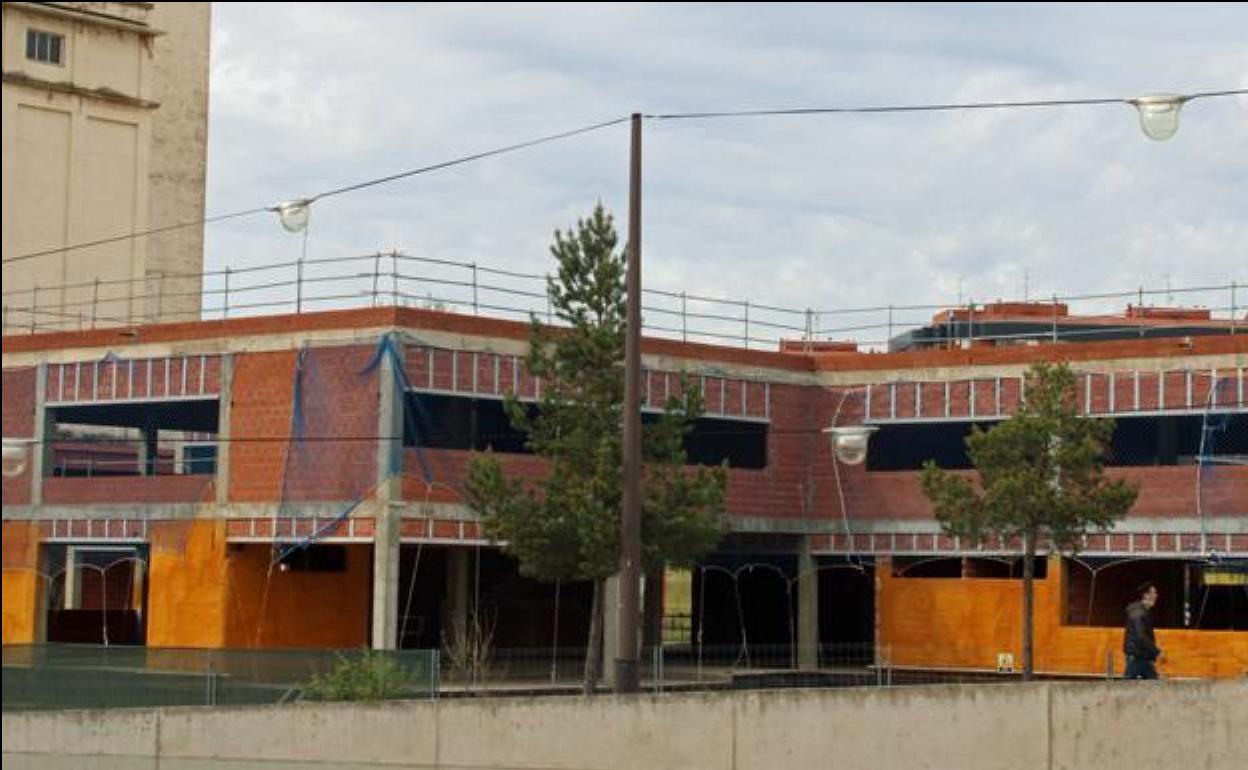 Las obras del nuevo centro de salud llevan paradas desde verano de 2019. 