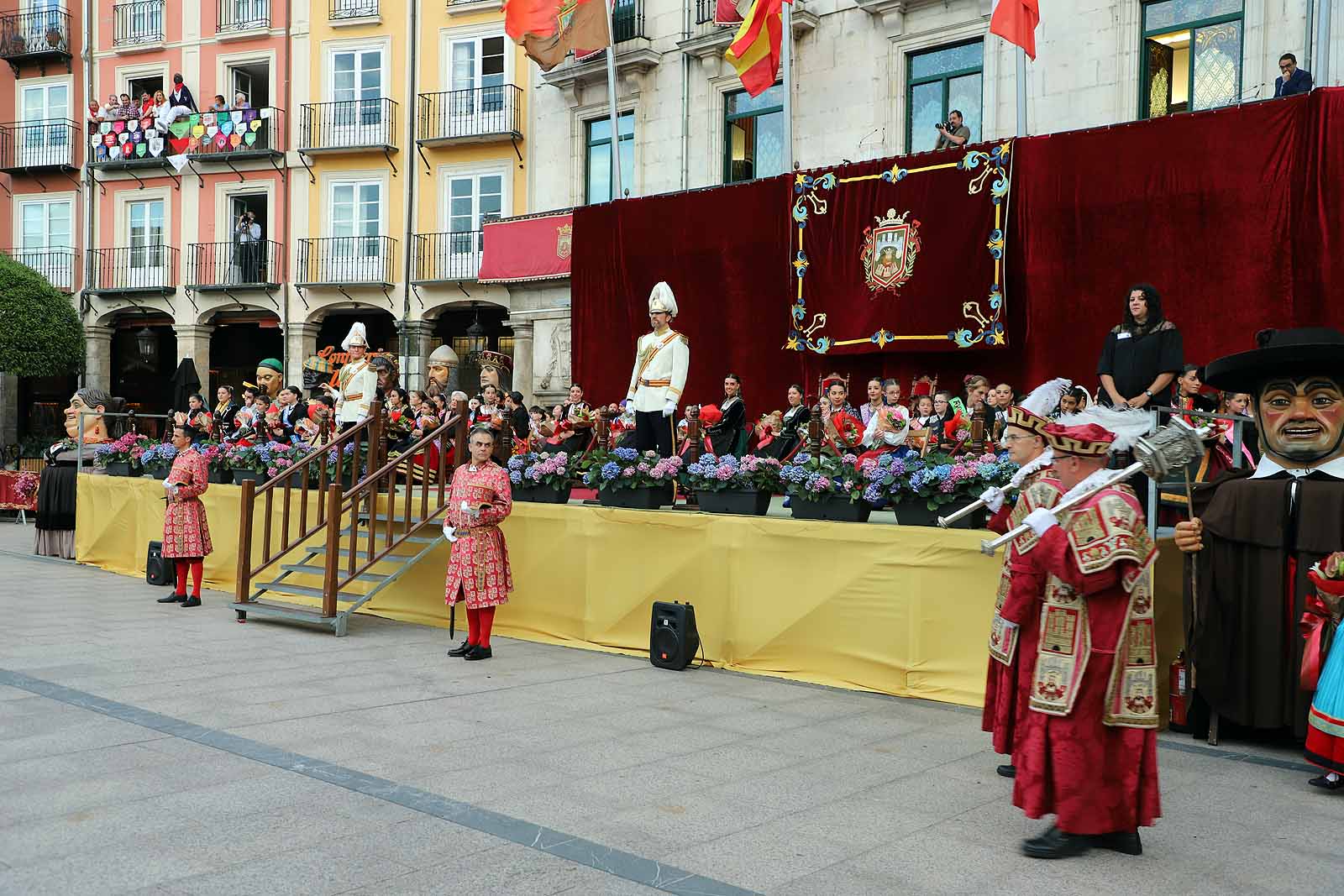 Fotos: Burgos proclama sus Reinas para los Sampedros 2022