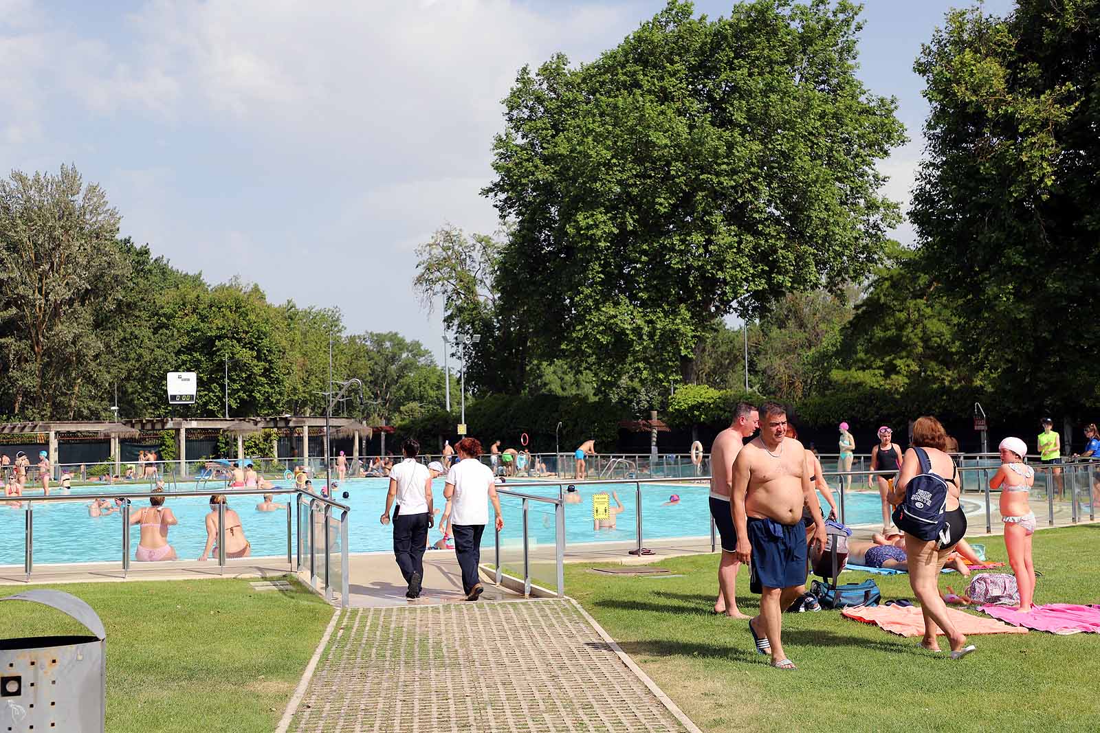 Fotos: Primeros baños del verano