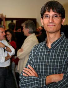 Imagen secundaria 2 - Arriba, Elena Santos; abajo a la izquierda, Mari Cruz Ortega y a la derecha Asier Gómez. 