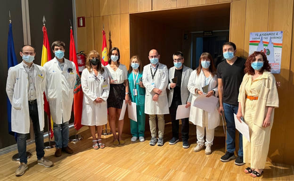 Foto de familia de los premiados. 