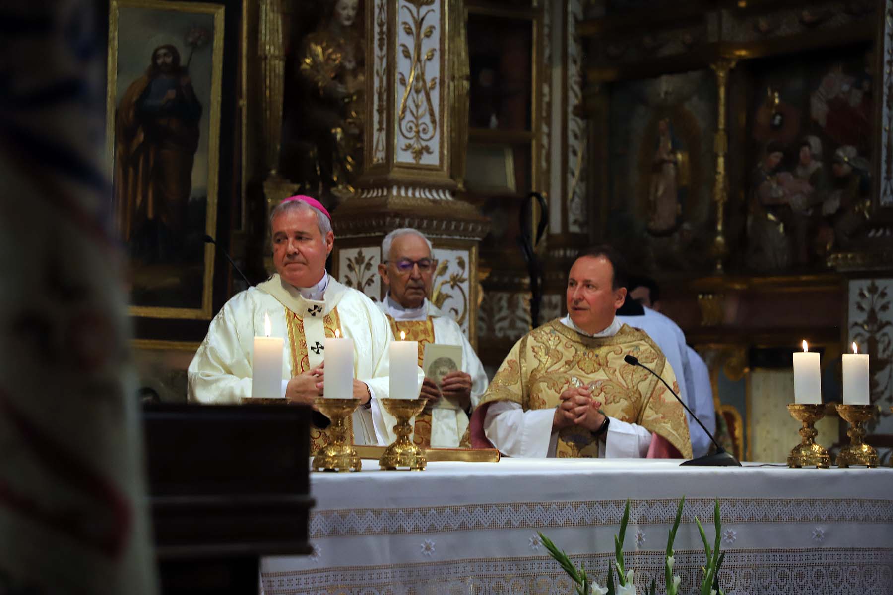 Fotos: El pendón vuelve a procesionar en El Curpillos