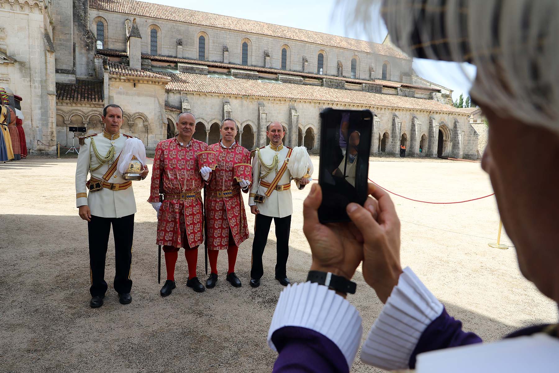 Fotos: El pendón vuelve a procesionar en El Curpillos