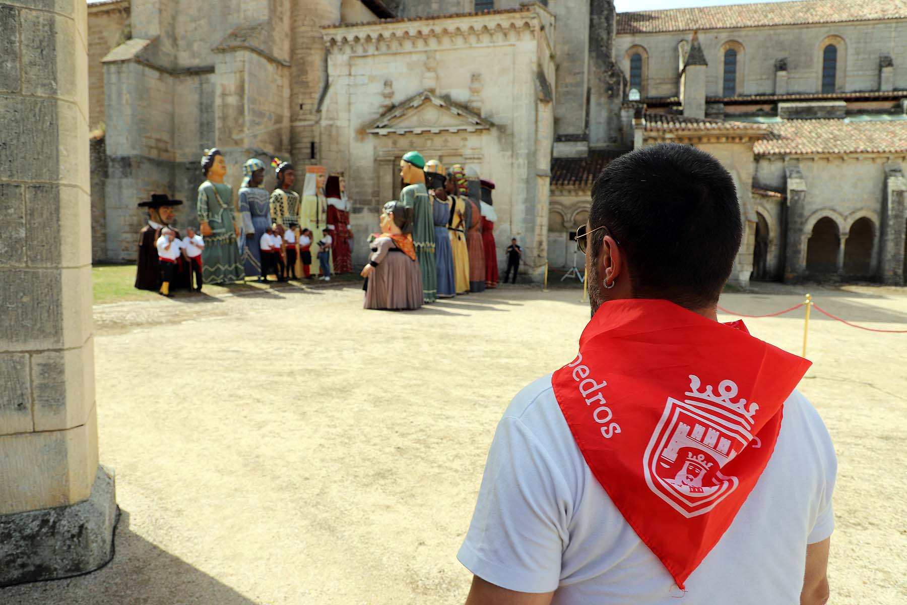 Fotos: El pendón vuelve a procesionar en El Curpillos