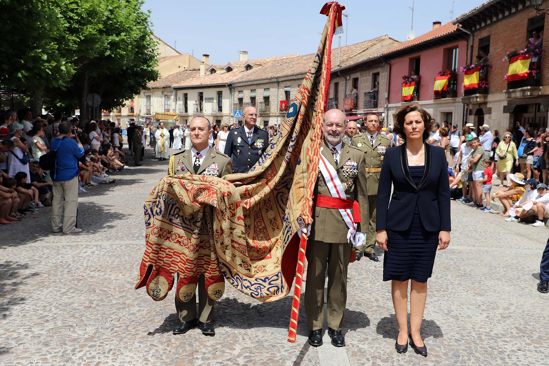 Fotos: El pendón vuelve a procesionar en El Curpillos