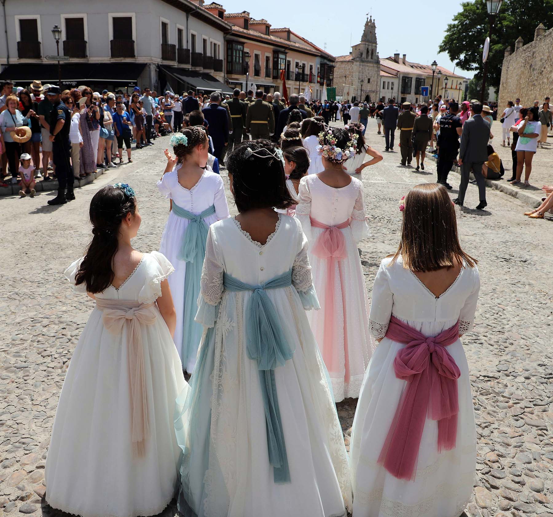 Fotos: El pendón vuelve a procesionar en El Curpillos