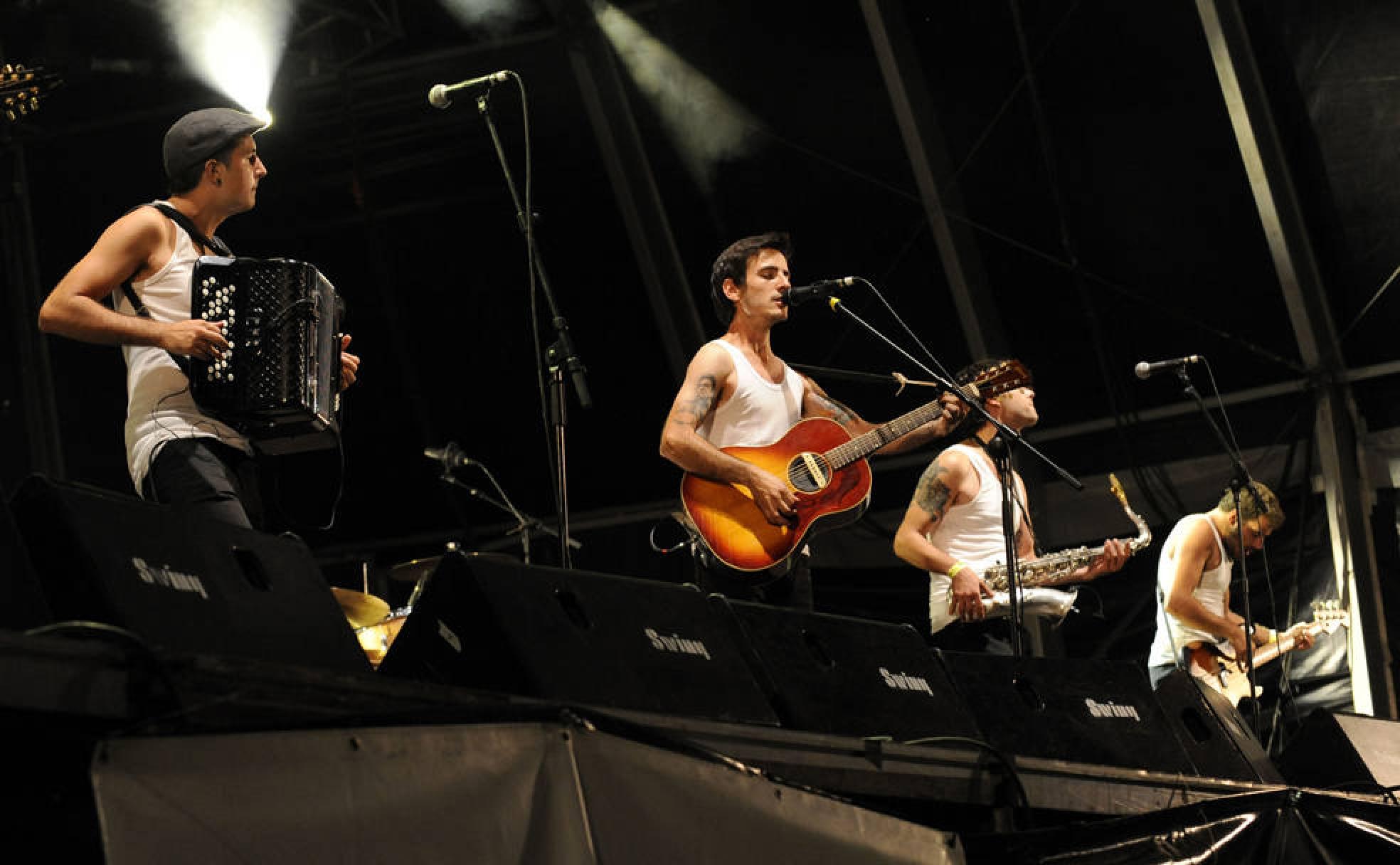 El grupo burgalés La MODA durante un concierto. 