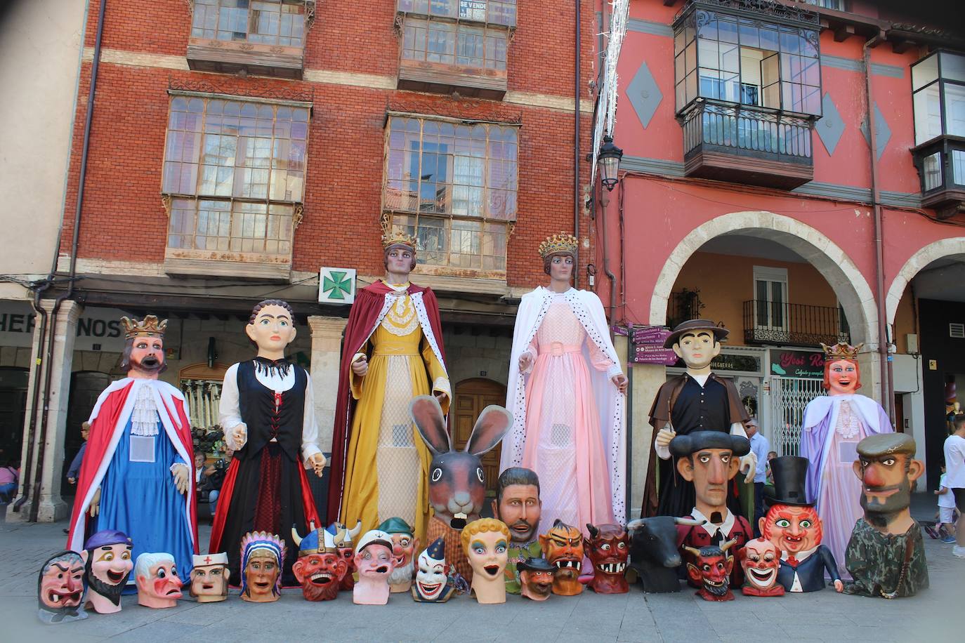 Fotos: Encuentro Nacional de Gigantones y Figuras Festivas, en Burgos este fin de semana