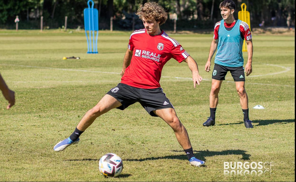 Artola ya entrena con el Burgos CF. 