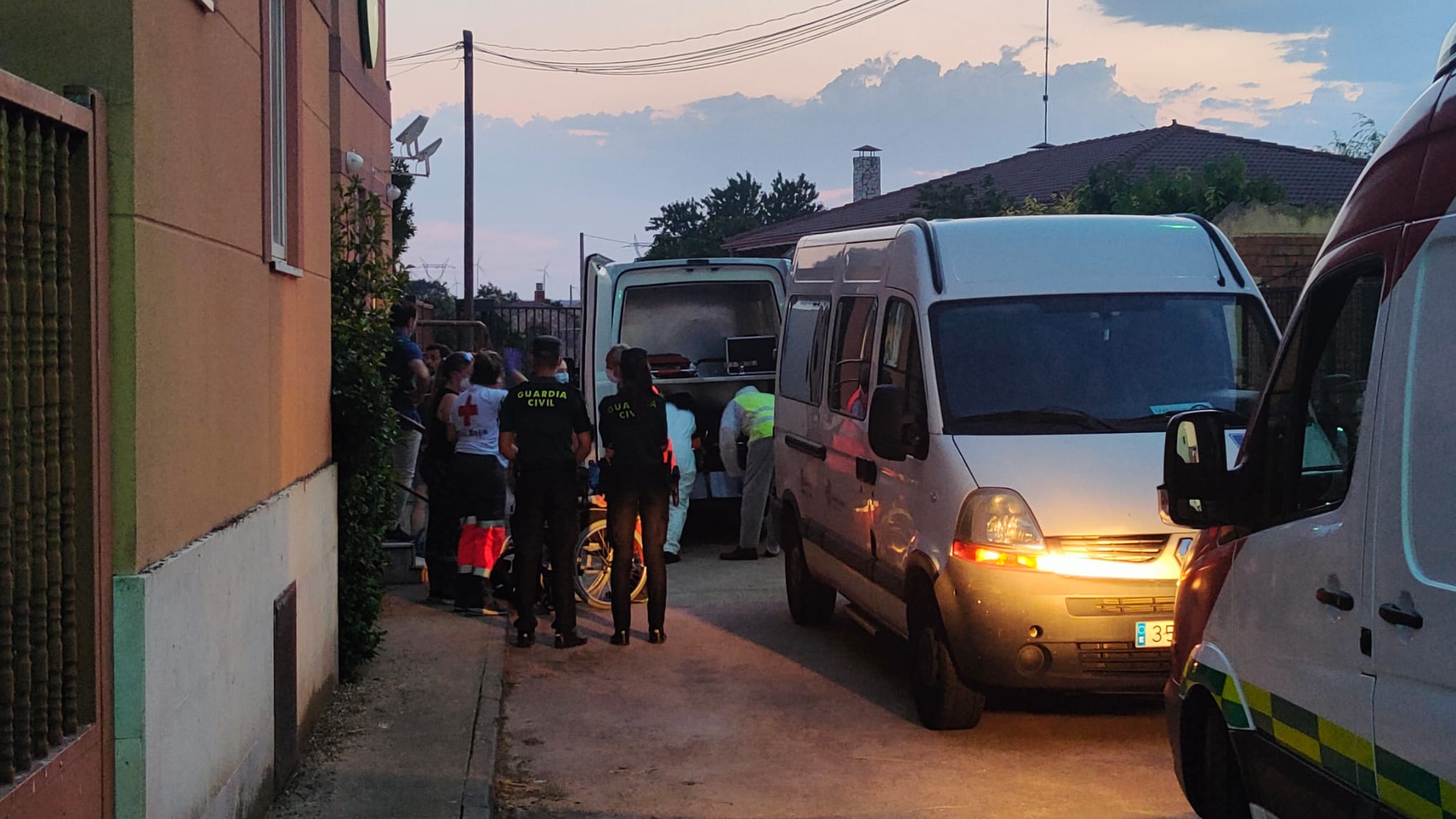 Fotos: Fallecen dos personas en el incendio en una residencia para la tercera edad