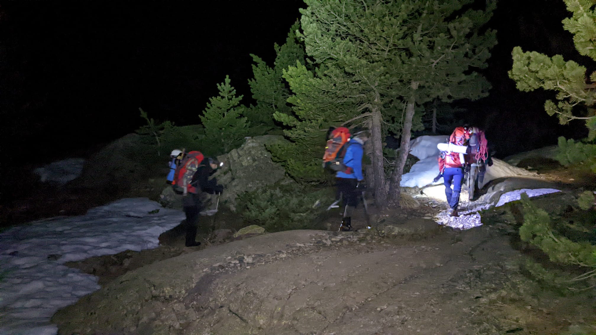 Fotos: Ladera Sur Cara Norte, el nuevo club de montaña de la Sierra de la Demanda