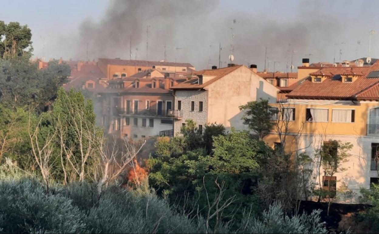 El incendio se registró en pleno centro de la ciudad. 