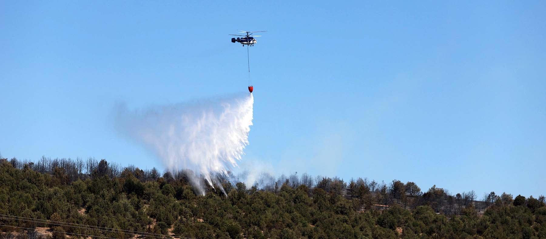 Fotos: El fuego arrasa parte de Santibáñez del Val