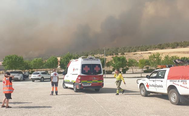 La Cruz Roja de Burgos ha participado en las labores de extinción. 