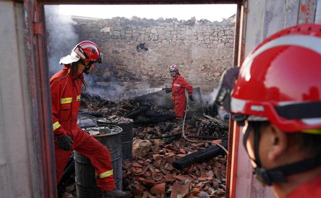 Los bomberos voluntarios, unos «auténticos héroes» que «han dado hasta el límite de sus fuerzas»