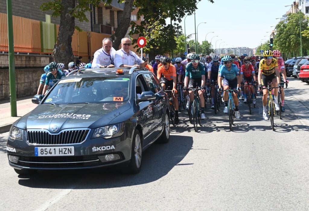 Fotos: Buitrago se enfunda el primer maillot de la Vuelta a Burgos