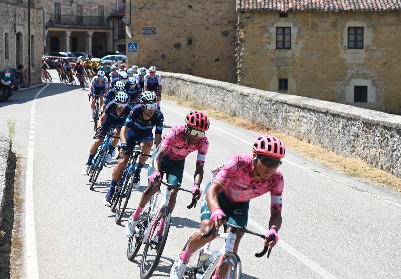 Imágenes de la segunda etapta de la Vuelta a Burgos entre Vivar del Cid y Villadiego