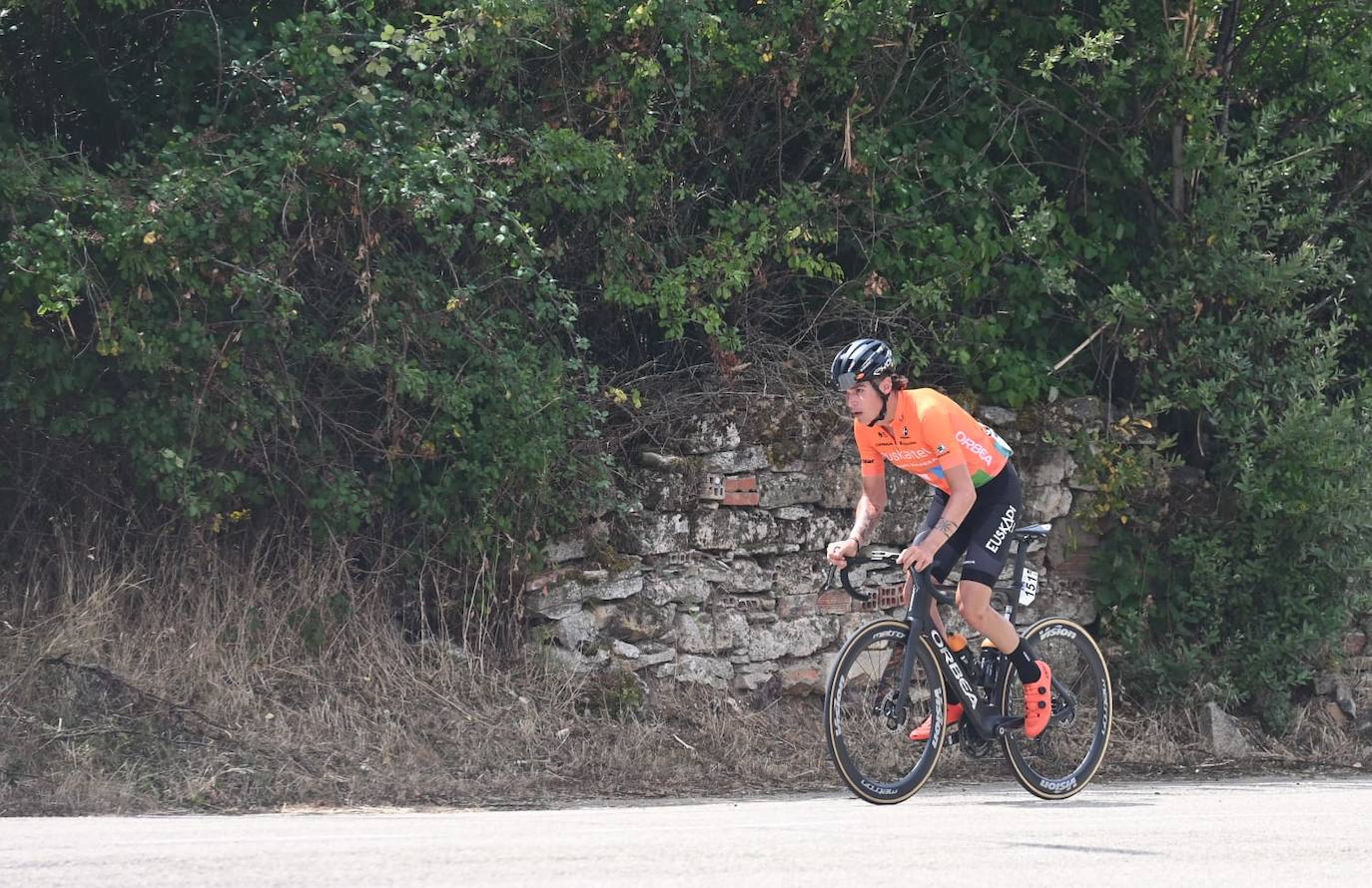 Imágenes de la segunda etapta de la Vuelta a Burgos entre Vivar del Cid y Villadiego