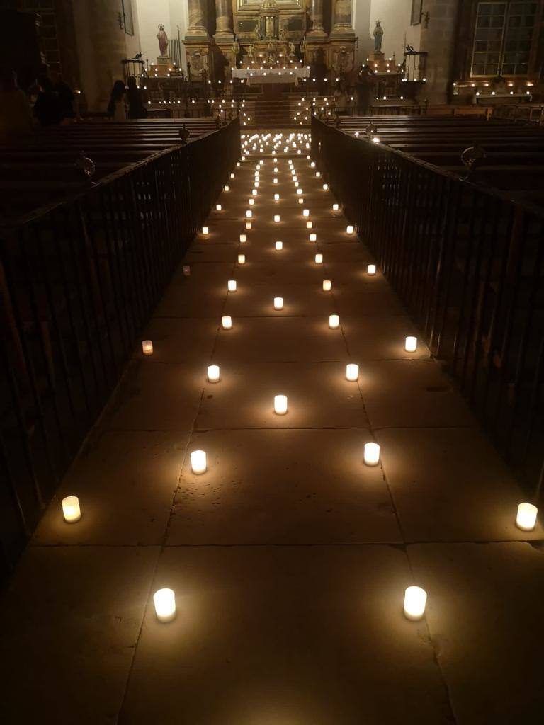 Fotos: Peñaranda bajo la luz de ñas velas