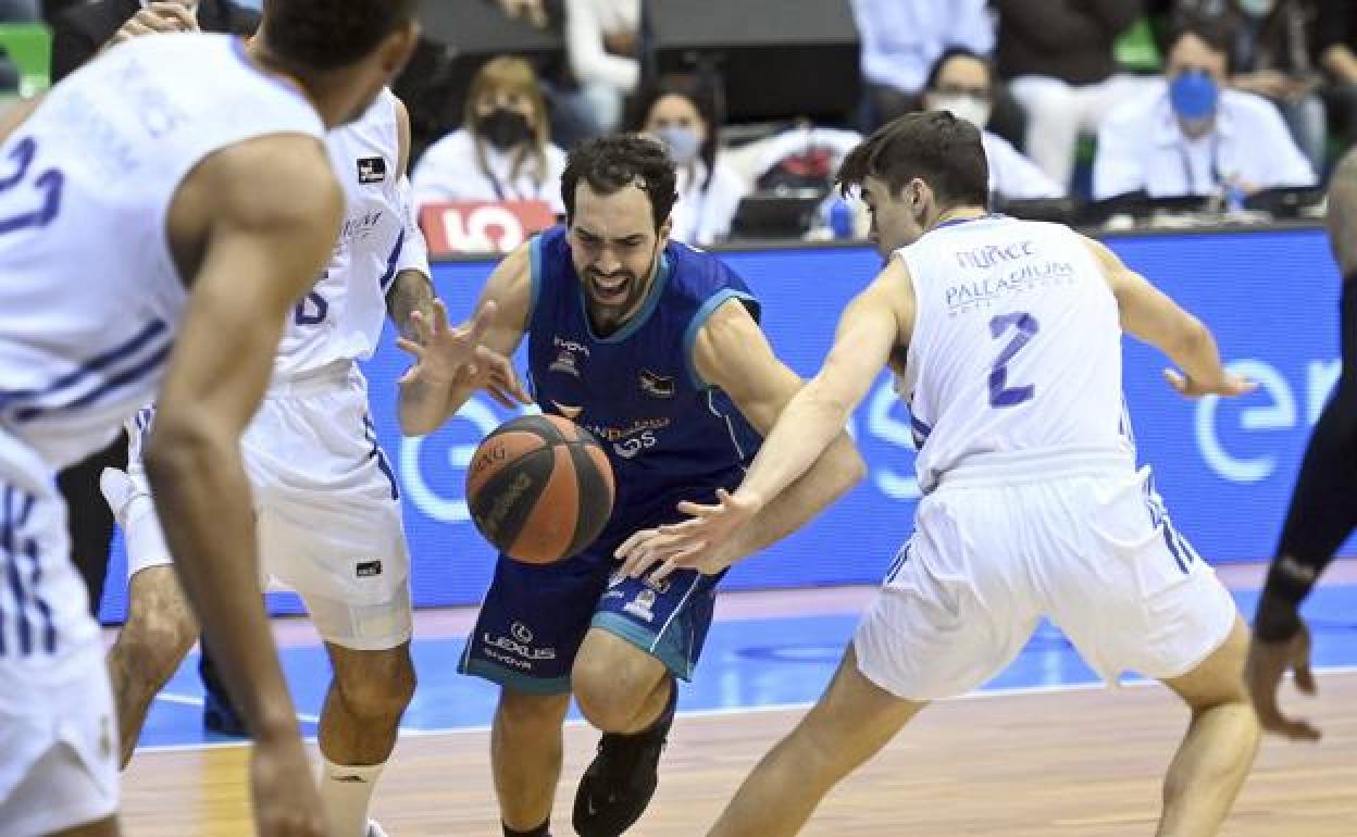 Vítor Benite durante el partido ante el Real Madrid. 