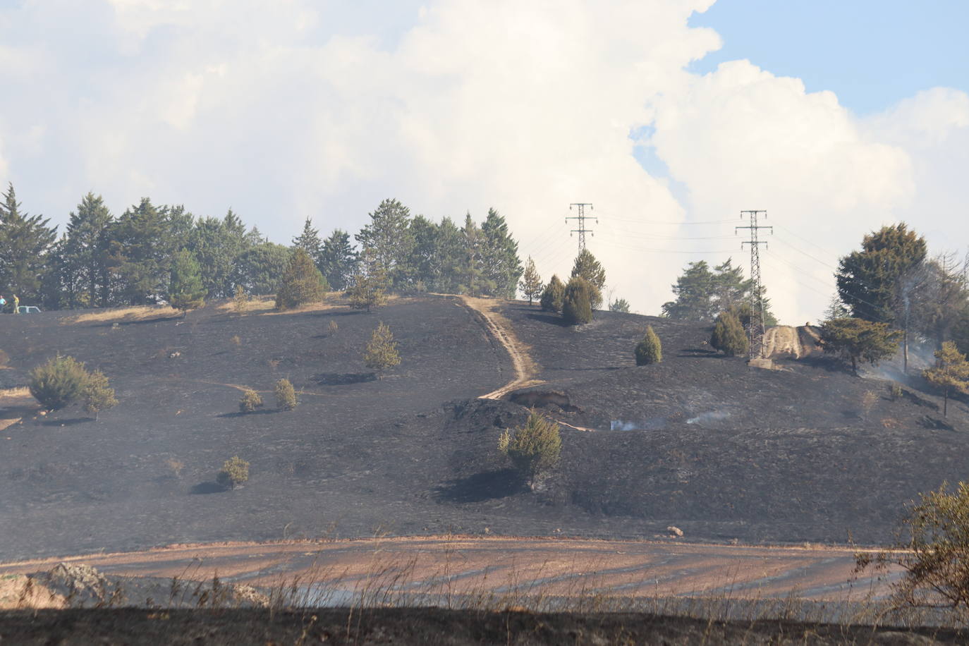 Tierra quemada en el cerro de San Miguel tras el incendio de Fuentecillas