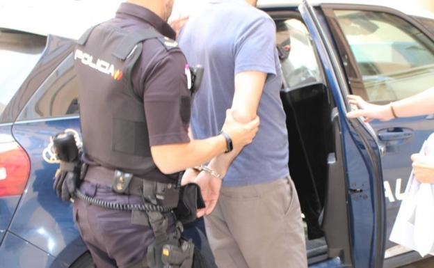 Detenido en Burgos por acompañar a su pareja sobre la que tenía una orden de alejamiento