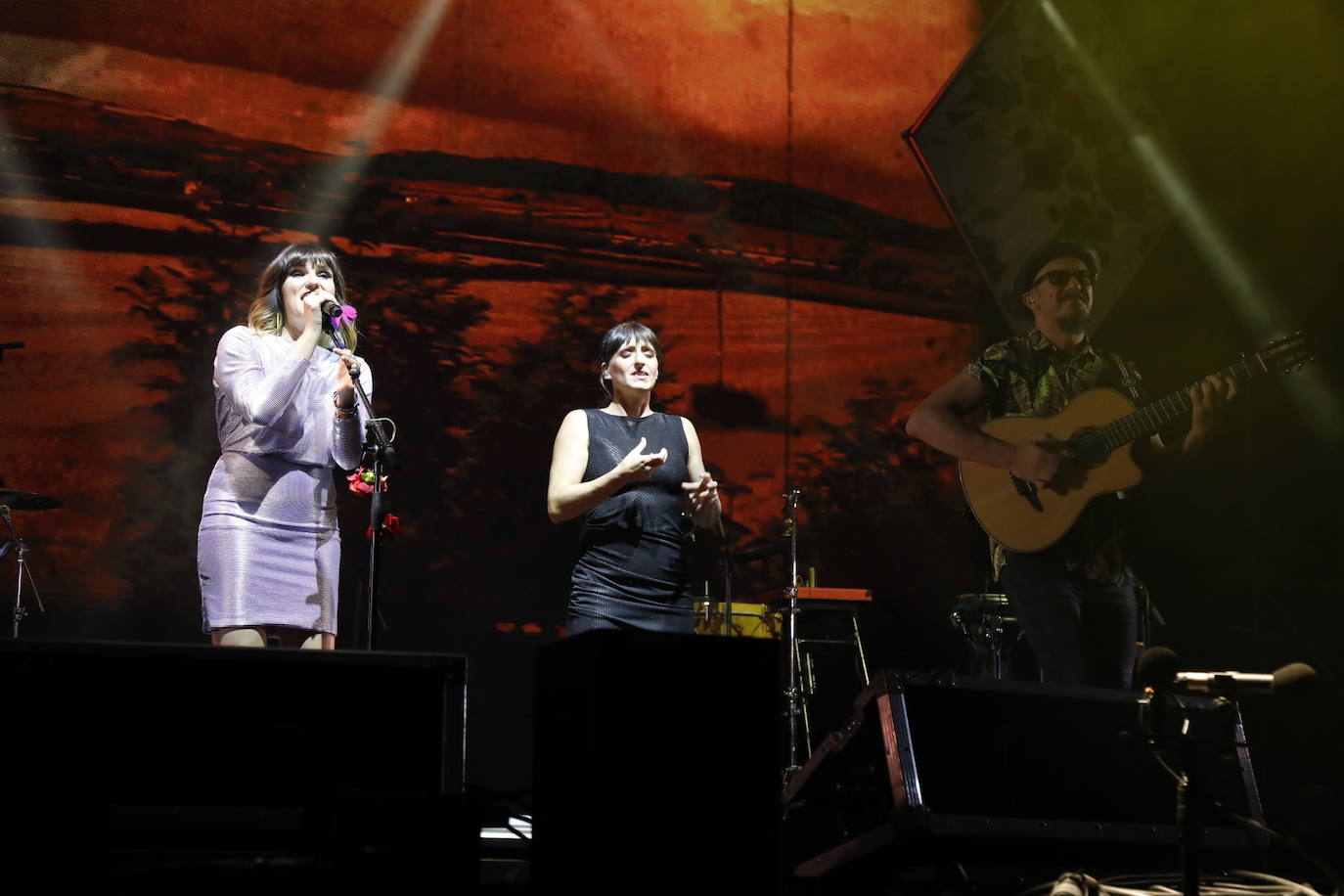 Fotos: Rozalén ilumina la primera noche del Sonorama