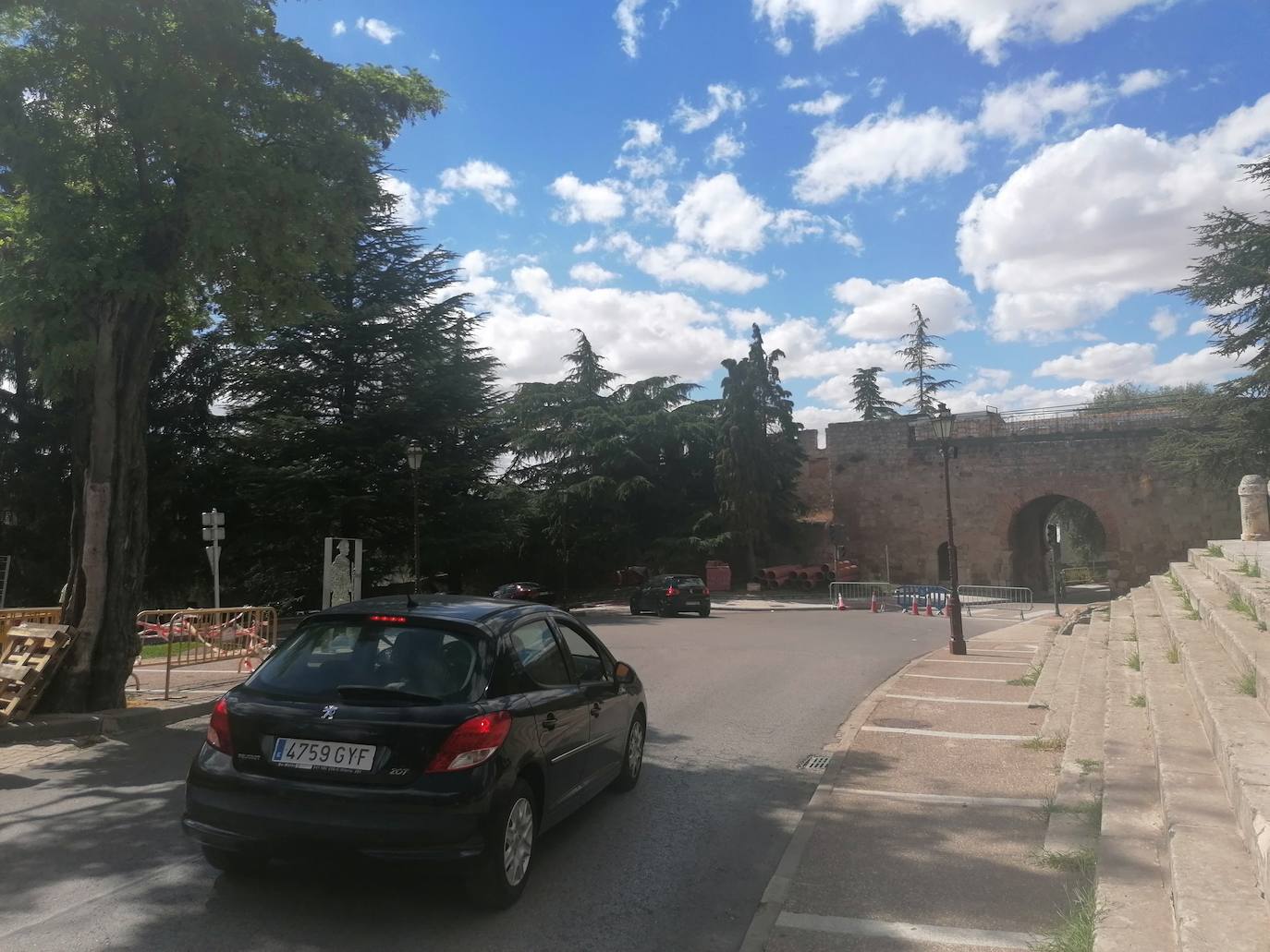 Fotos: Obras de peatonalización del Arco de San Martín de Burgos