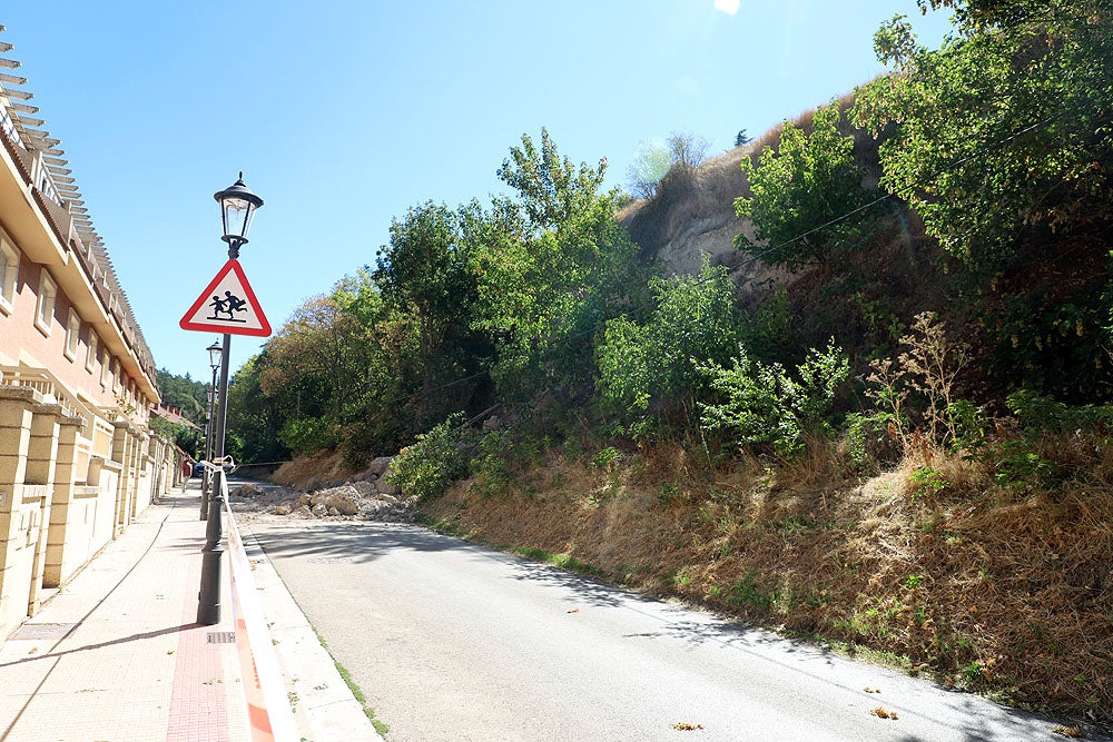 Fotos: Desprendimiento de tierra en la calle Murallas de Burgos