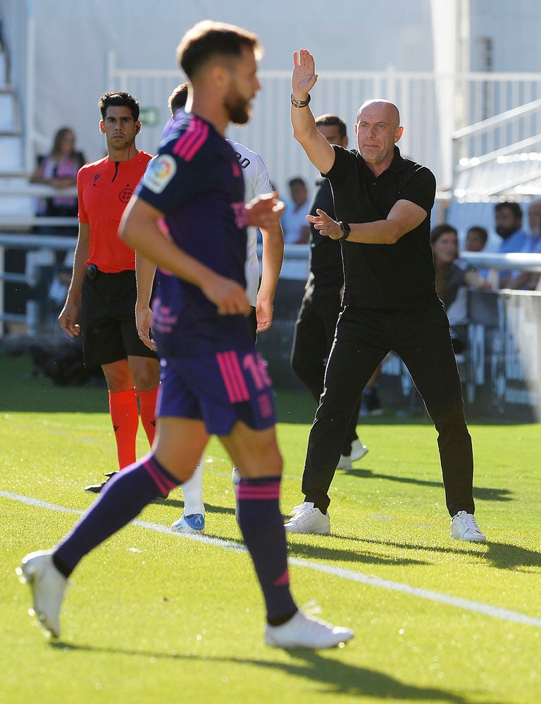 Fotos: El Burgos CF suma su segunda victoria en El Plantío