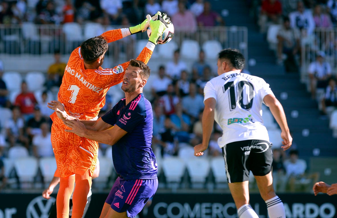 Fotos: El Burgos CF suma su segunda victoria en El Plantío