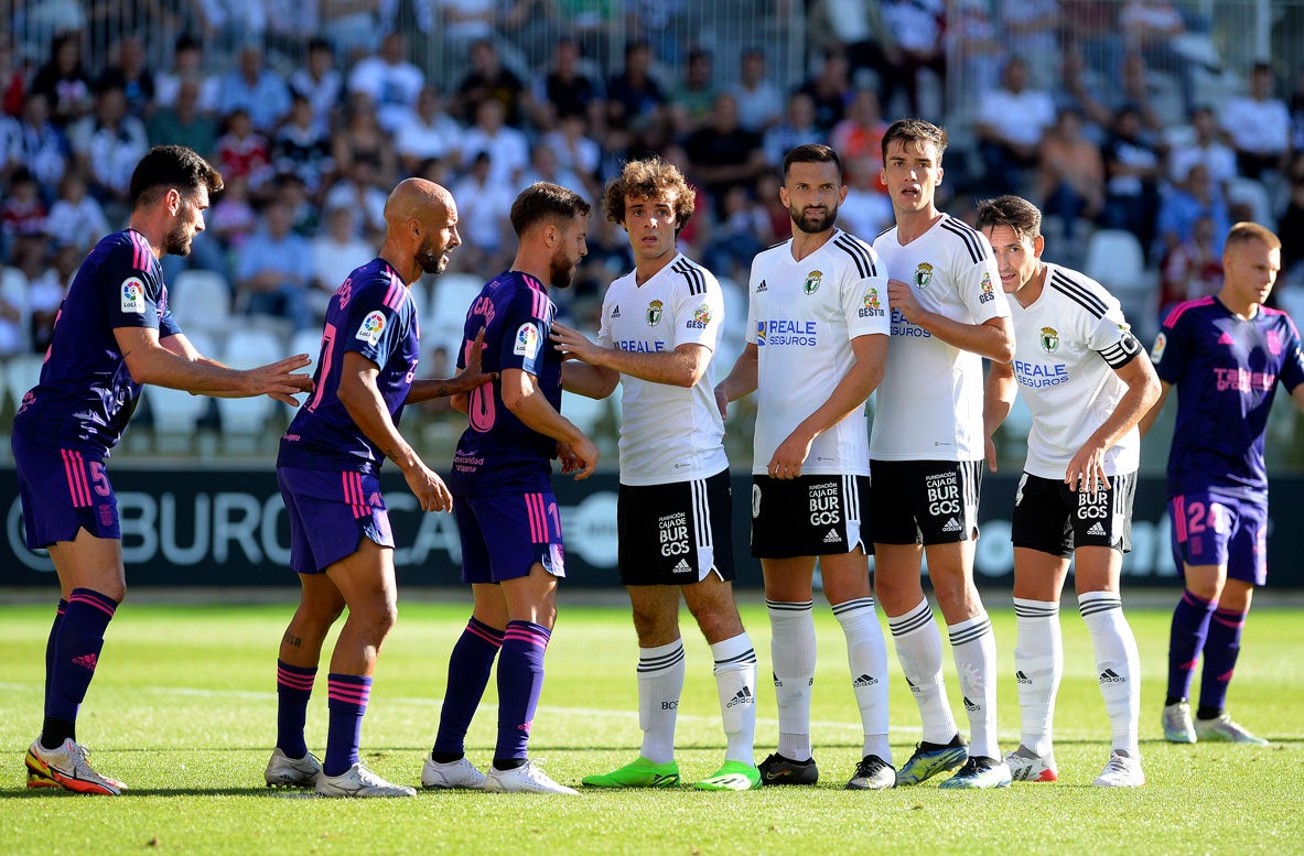 Fotos: El Burgos CF suma su segunda victoria en El Plantío