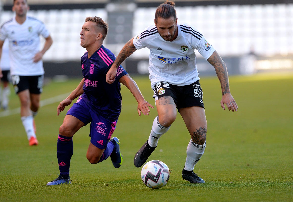 Fotos: El Burgos CF suma su segunda victoria en El Plantío