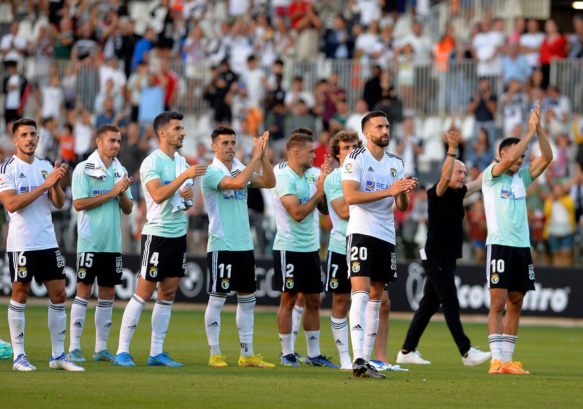 Fotos: El Burgos CF suma su segunda victoria en El Plantío