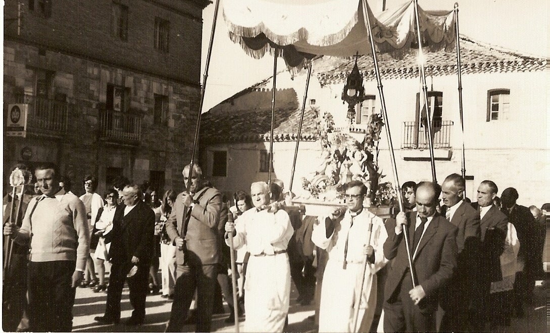 Santa María del Campo. Procesión