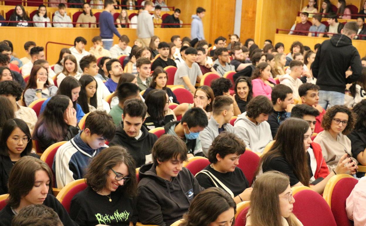 El acto se celebró en el Aula Magna. 