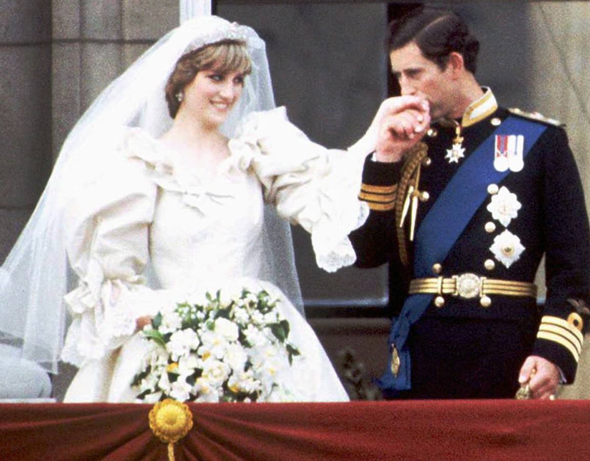 1981. El día de su boda en el balcón del palacio Buckingham