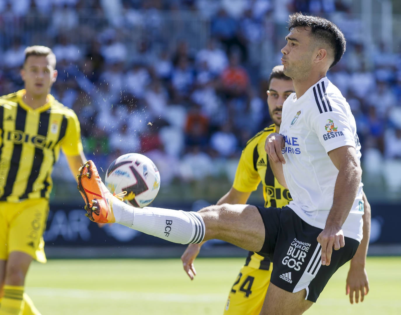 Fotos: El Burgos CF - Real Oviedo, en imágenes