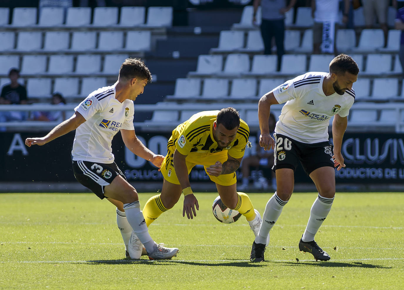 Fotos: El Burgos CF - Real Oviedo, en imágenes