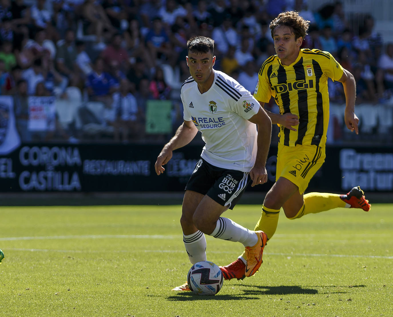 Fotos: El Burgos CF - Real Oviedo, en imágenes