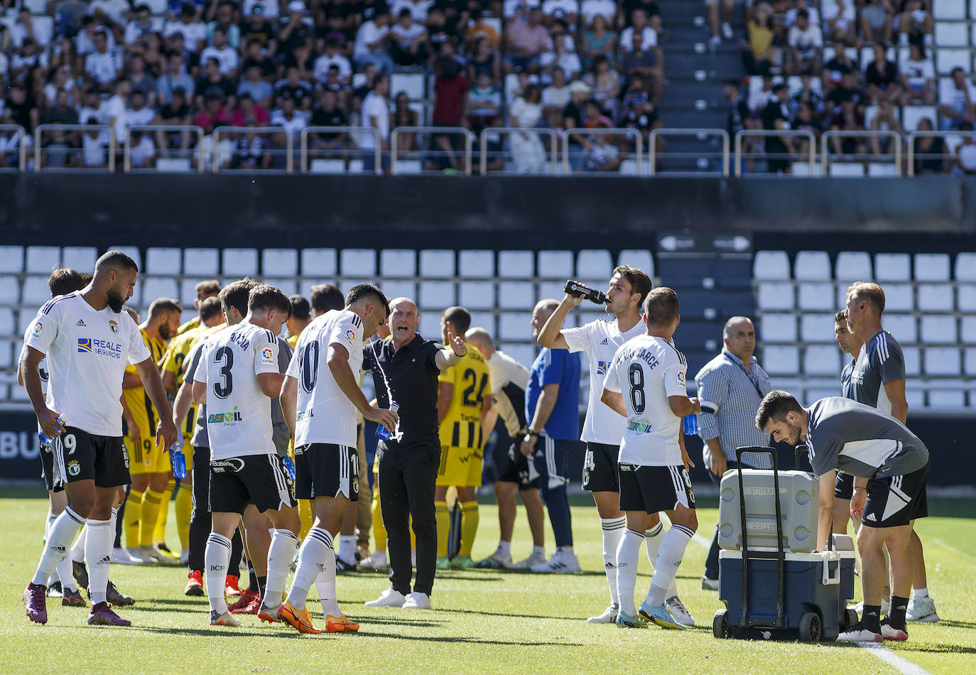 Fotos: El Burgos CF - Real Oviedo, en imágenes