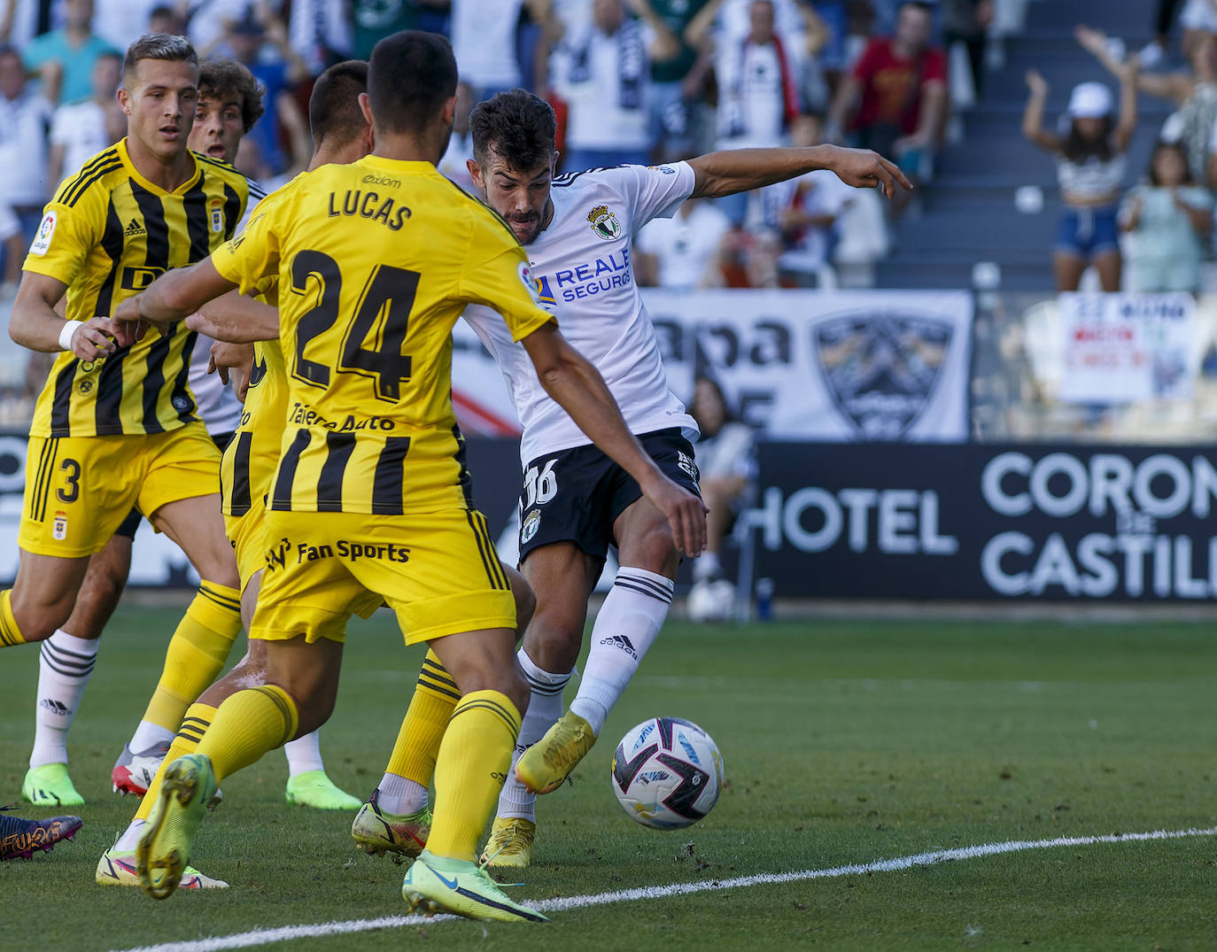 Fotos: El Burgos CF - Real Oviedo, en imágenes