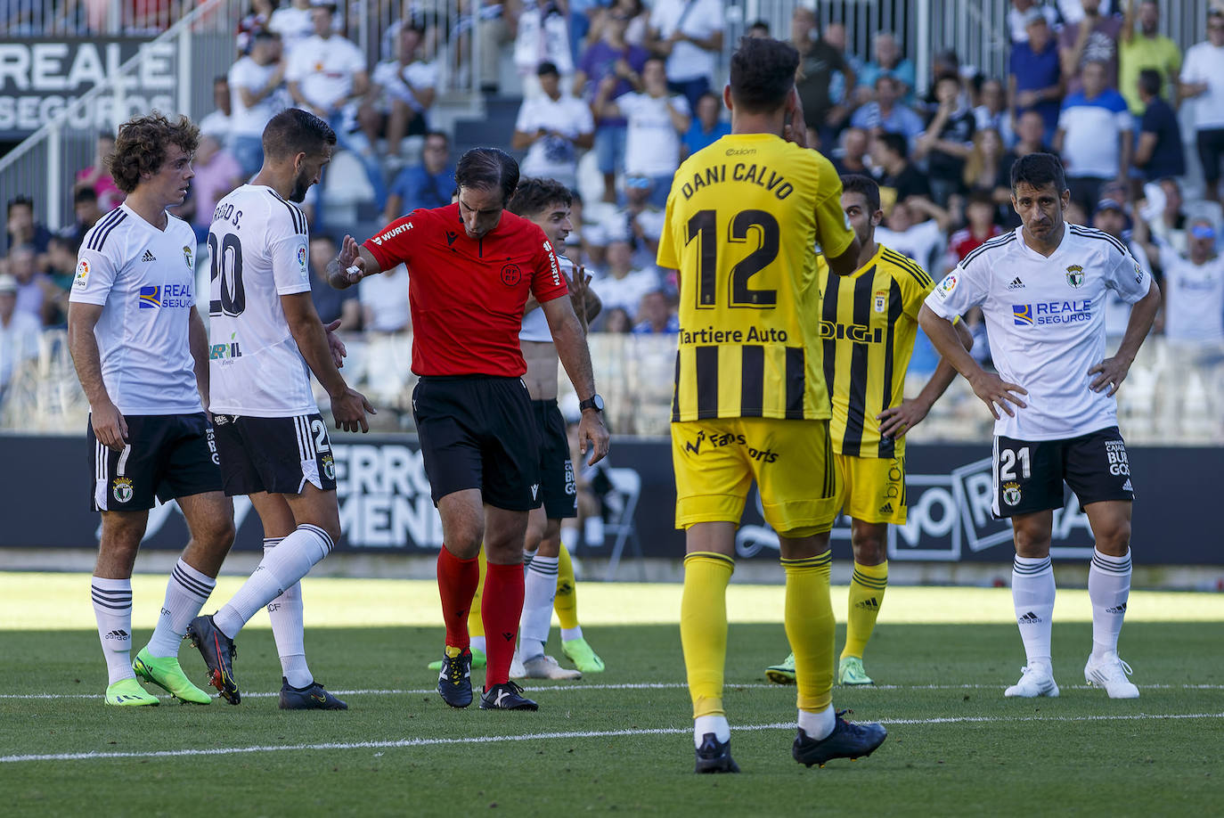 Fotos: El Burgos CF - Real Oviedo, en imágenes